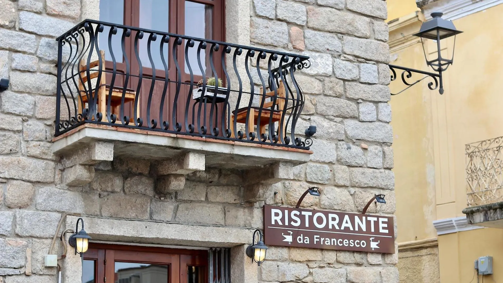 Hidden Gem - Luxury Studio Garibaldi - Perfect For Couples - Fully Equipped - Historical Centre Olbia Italy